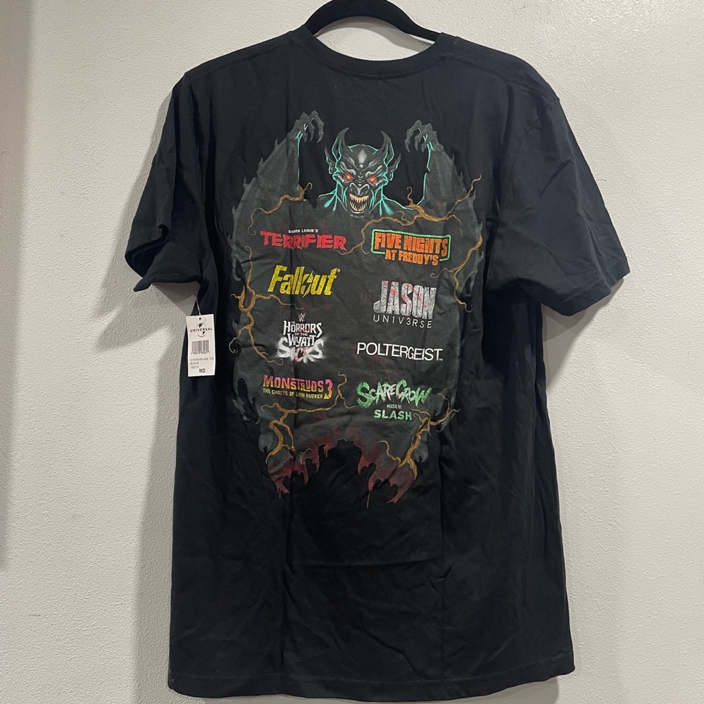 2025 Exclusive Universal Studios Halloween Horror Nights Maze Tee M